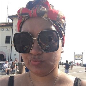 Meet your Posher, Nidia